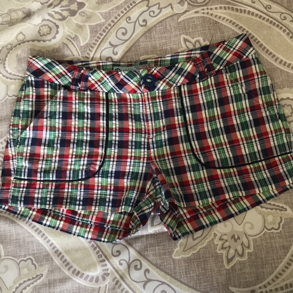 🌺 Cute plaid cotton shorts.
